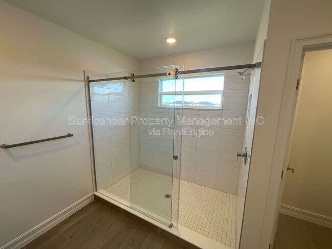 Building Photo - 7124 119th Ct E