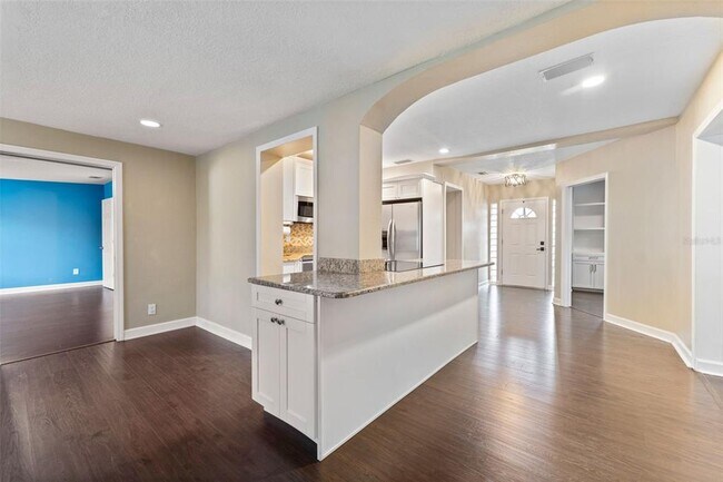 Building Photo - 4008 W Swann Ave