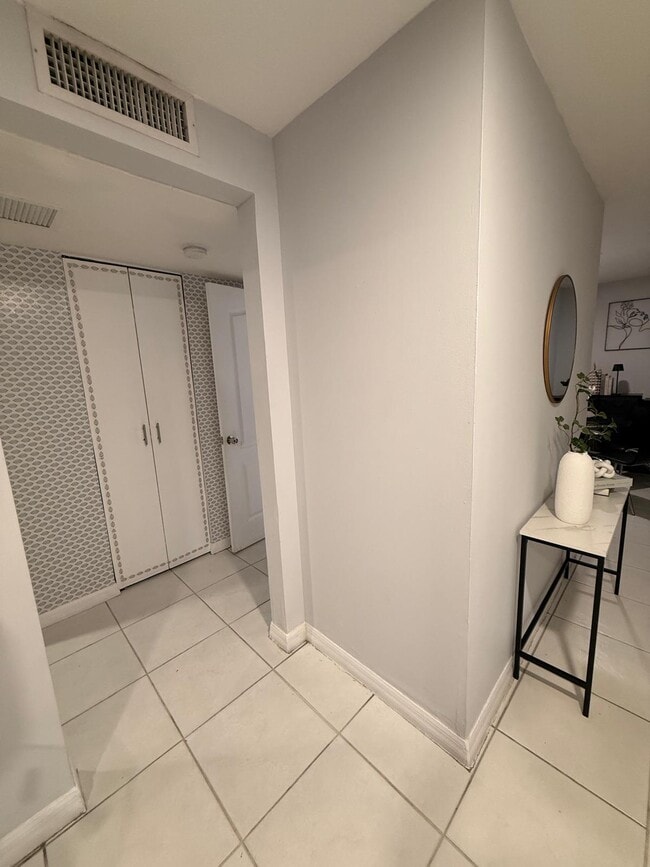 Building Photo - 1453 SW 3rd St