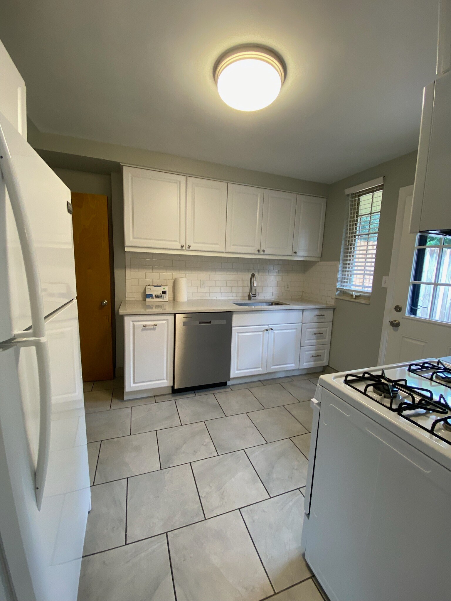 Kitchen - 2534 Oliver Rd