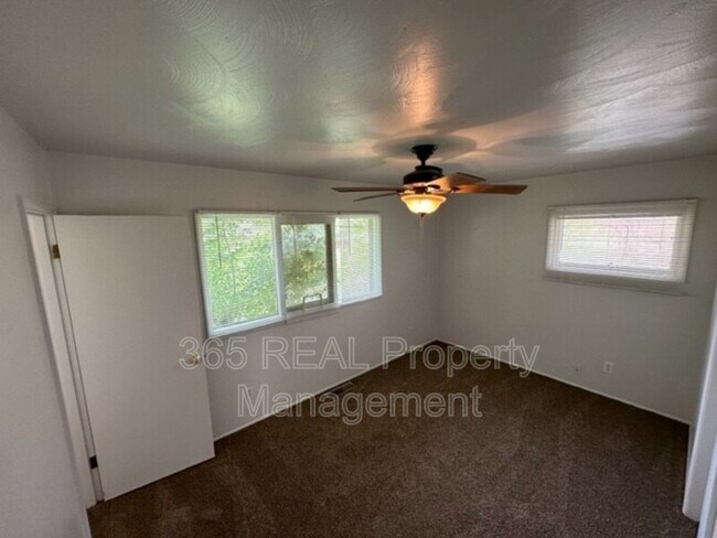 Building Photo - 2446 25th Ave