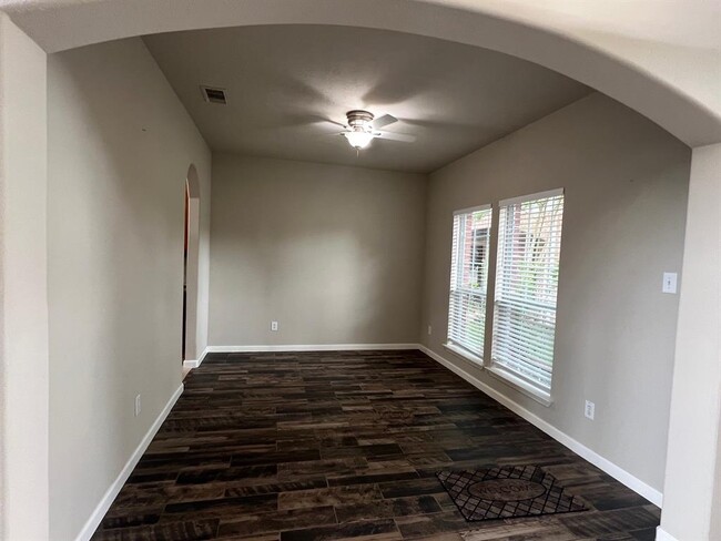 Building Photo - 3821 Armand Dr