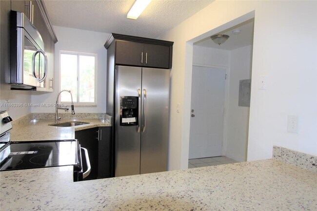 Building Photo - 2750 W 76th St