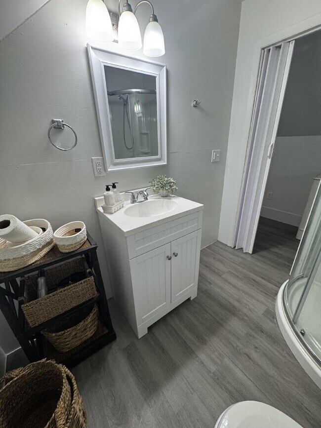 Building Photo - "Charming Furnished Studio Apartment Retreat in Valley Head – Cozy 300 Sq Ft!"