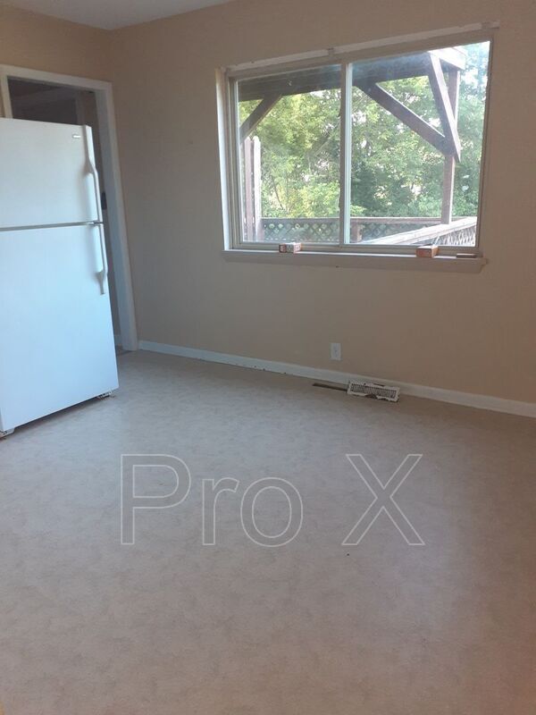 Building Photo - 1604 W Broadway St