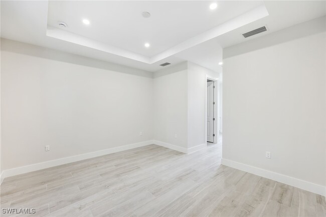 Building Photo - 4672 25th Ave SW