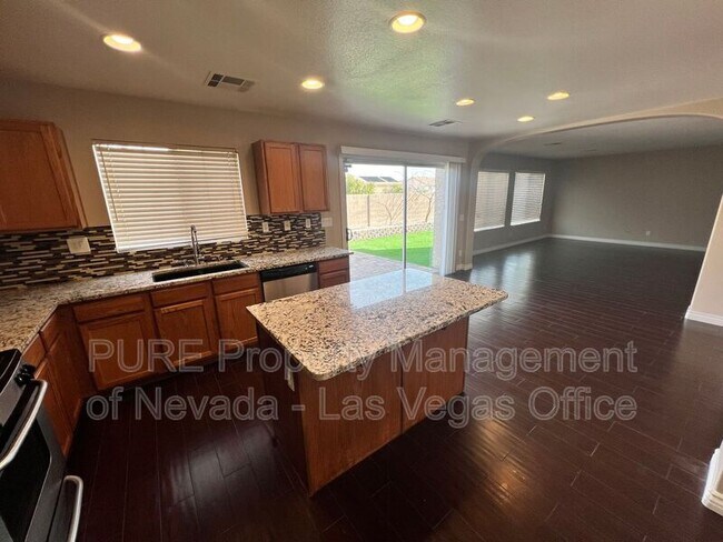 Building Photo - 5308 Las Cruces Heights St