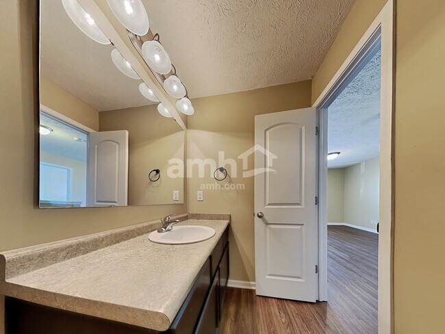 Building Photo - 1621 Wagner Dr