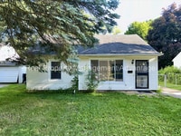 Building Photo - Mid-Century Ranch Boasts 3 Large Bedrooms ...