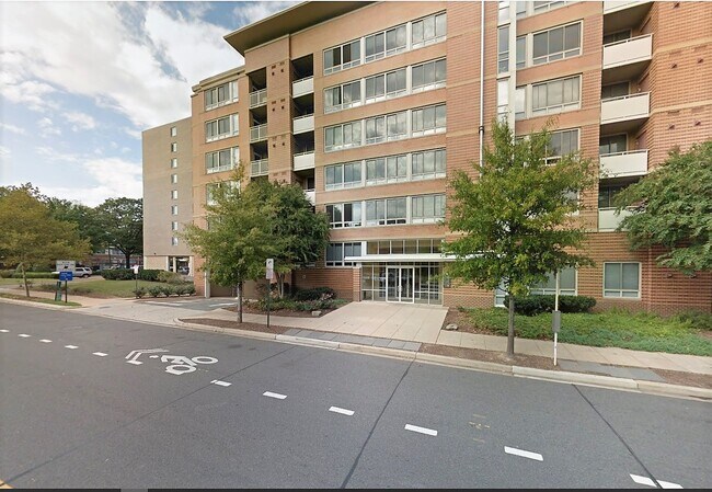 Building Photo - 355 I St SW