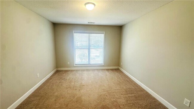 Building Photo - 668 River Mist Cir