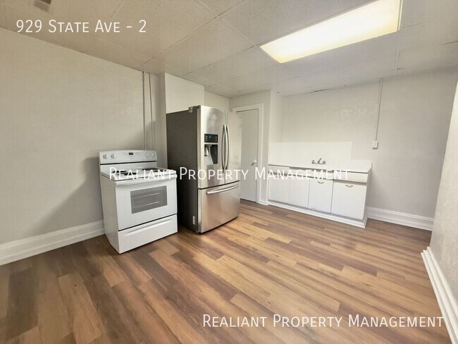 Building Photo - 929 State Ave