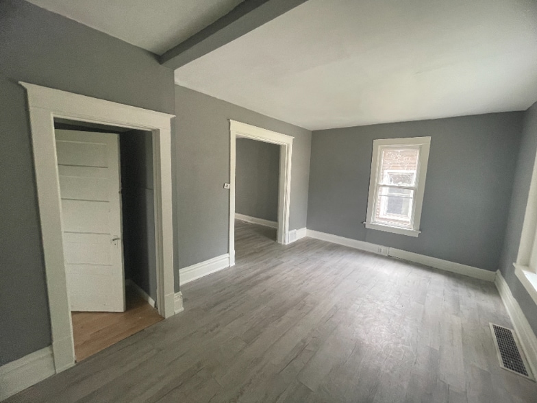 Building Photo - 2106 W Millman St