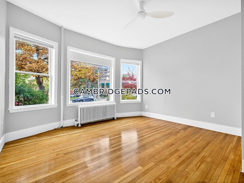 Building Photo - 1578 Cambridge St
