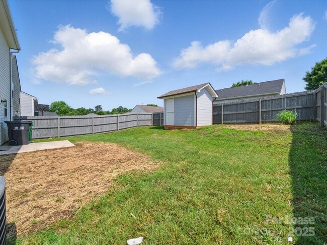 Building Photo - 5203 Grays Ridge Dr