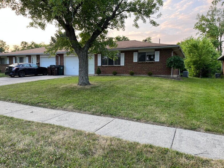 Building Photo - 3145 Silver Rock Ave