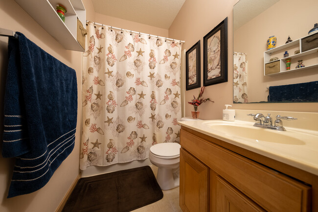 Building Photo - 5157 Yuma Ln N