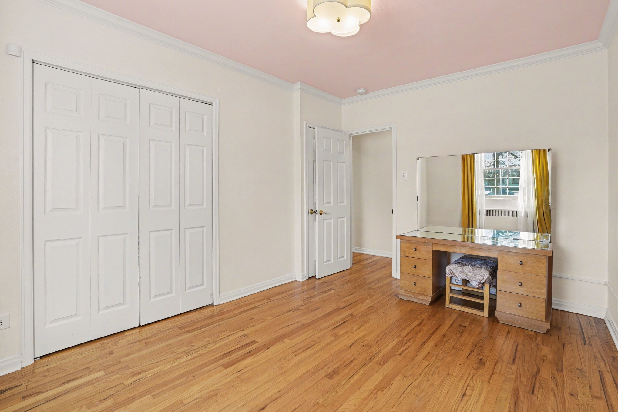Closet and laundry closet - 1409 Ivy St
