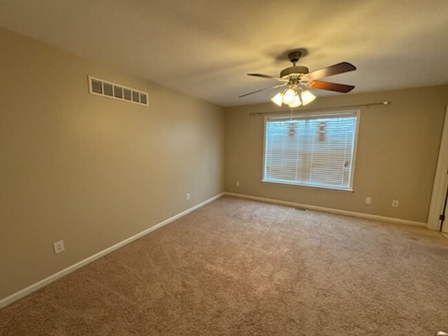 Building Photo - Lovely 3 BR House in the Polo Club Area! F...