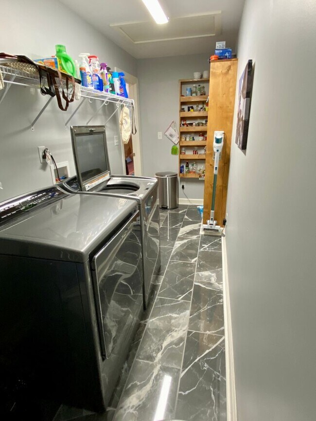 Building Photo - Gated Fairfield Harbour Home + Utilities + Wi-Fi Included