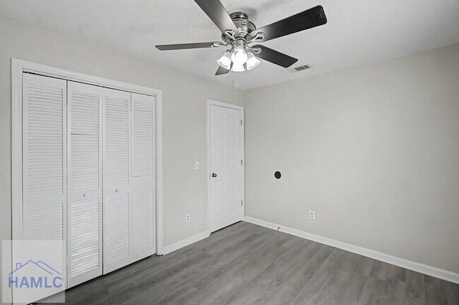 Building Photo - 1651 Latham Ct