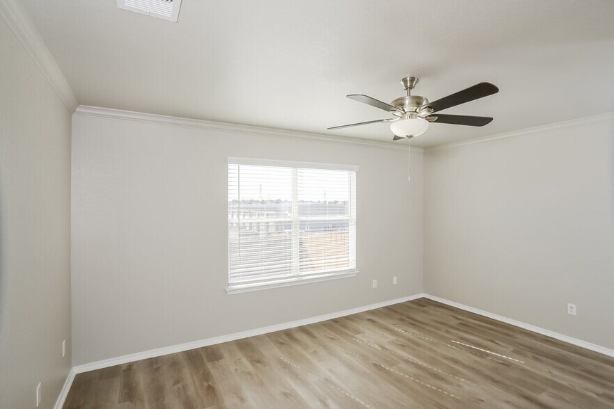 Building Photo - 9122 Blazer Pl