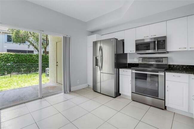Building Photo - 9968 NW 57th Manor