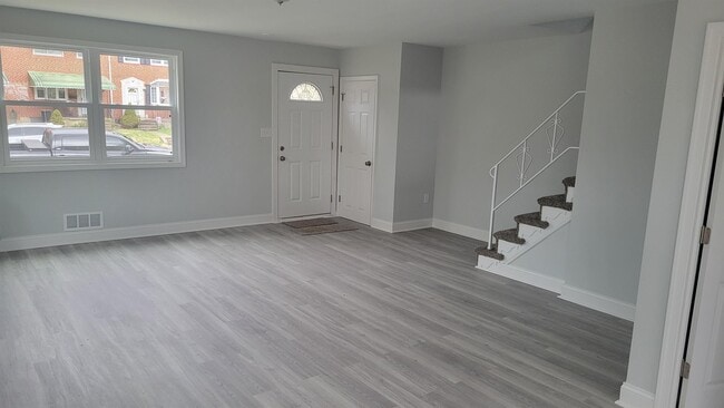 Building Photo - 8637 Hoerner Ave