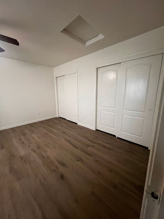 Building Photo - Large Two Story Home Recently Remodeled Available NOW