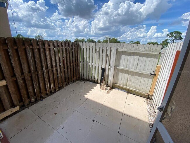 Building Photo - 495 Las Cortes Ln