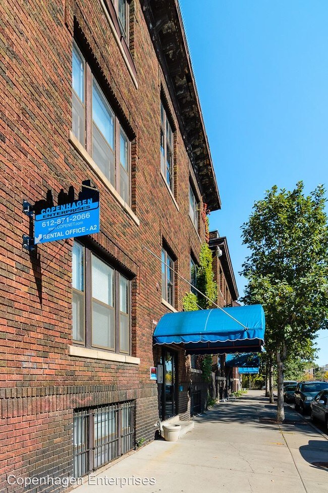 Building Photo - 26 Oak Grove St