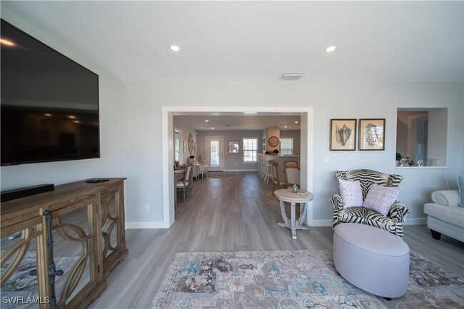 Building Photo - 911 Heron Ct