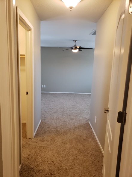 Building Photo - 1671 W Flamingo Dr