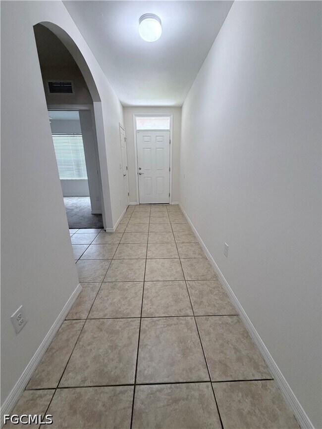 Building Photo - 1633 SW 12th Terrace