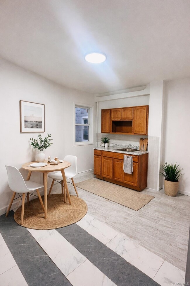 Building Photo - 101-19 78th St