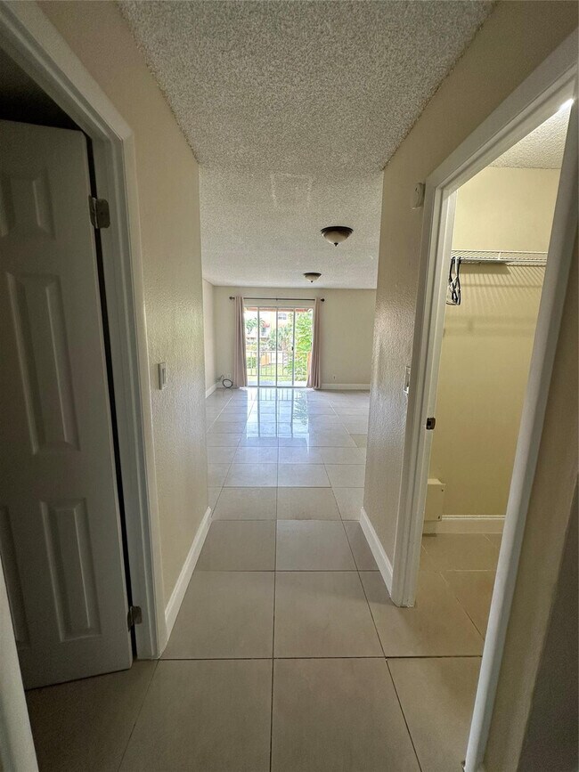 Building Photo - 17911 Ave