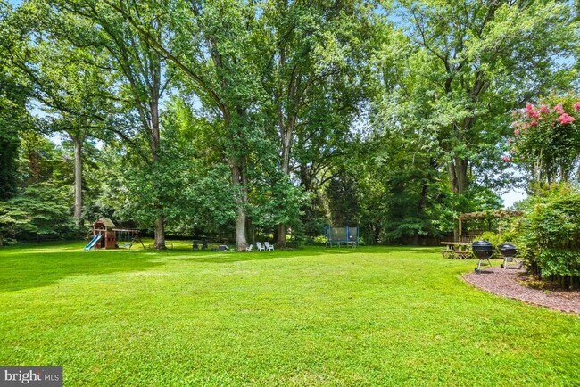 Building Photo - 11705 Admirals Ct