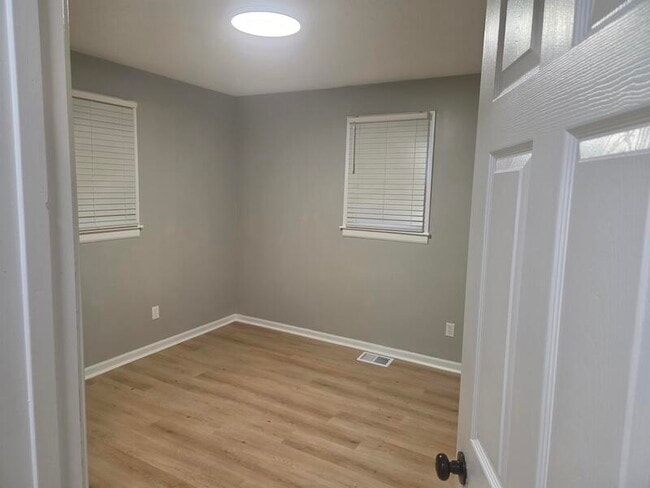 Building Photo - 989 W 1080 N