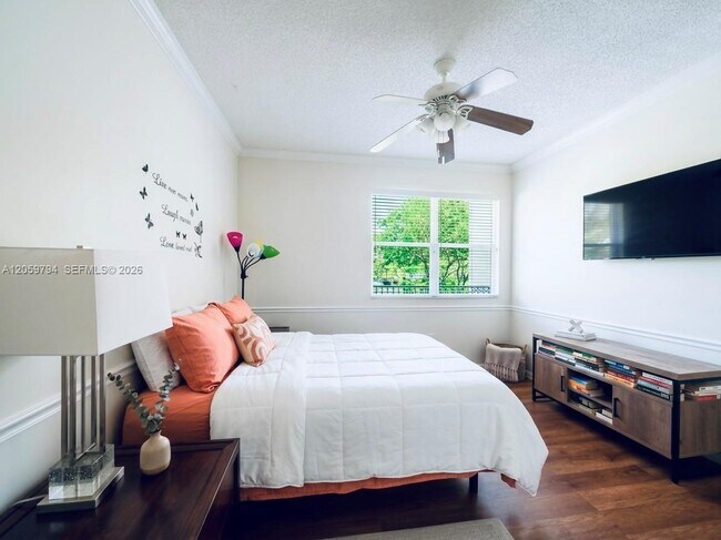 Building Photo - 26 Royal Palm Way
