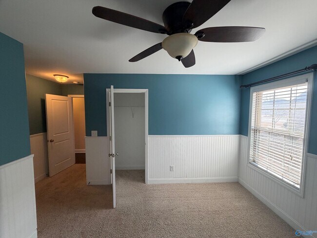 Building Photo - 8 Easy St