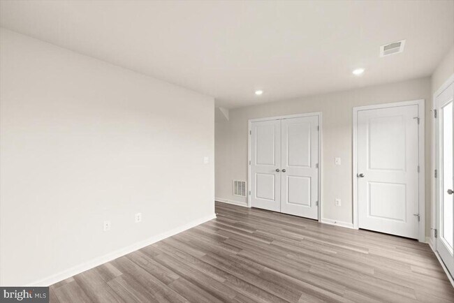 Building Photo - 118 Milburn Dr
