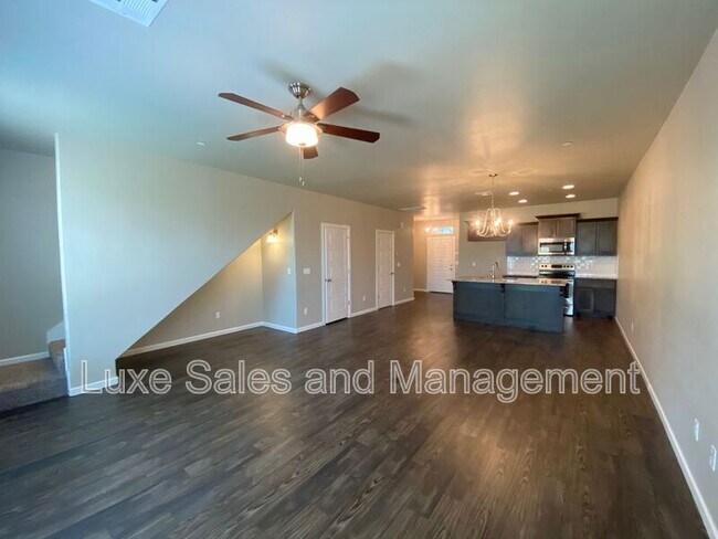 Building Photo - 749 SW 14th St