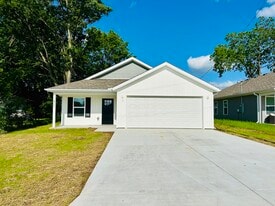 Building Photo - 917 N Hall St