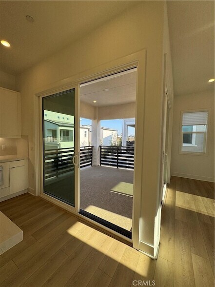 Building Photo - 436 Loon