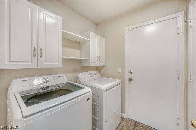 Building Photo - 5228 Boca Del Mar St