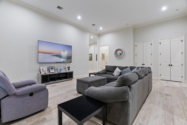Building Photo - 25019 Butler Hill Ct