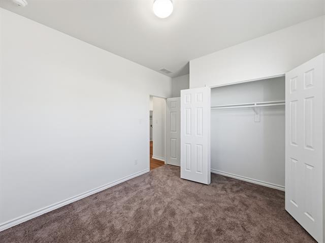 Building Photo - 663 Saxony Dr