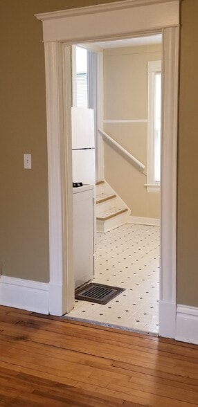 Building Photo - 1015 17th Ave N