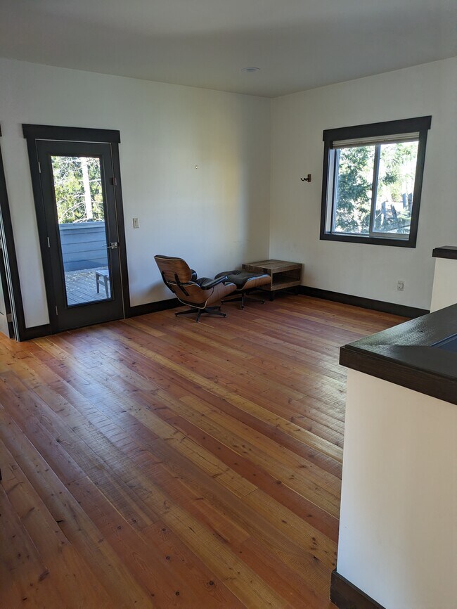 Building Photo - Brimstone