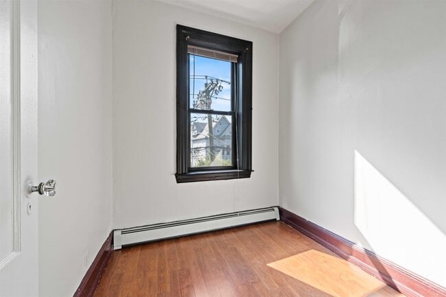 Building Photo - 415 Gregory Ave